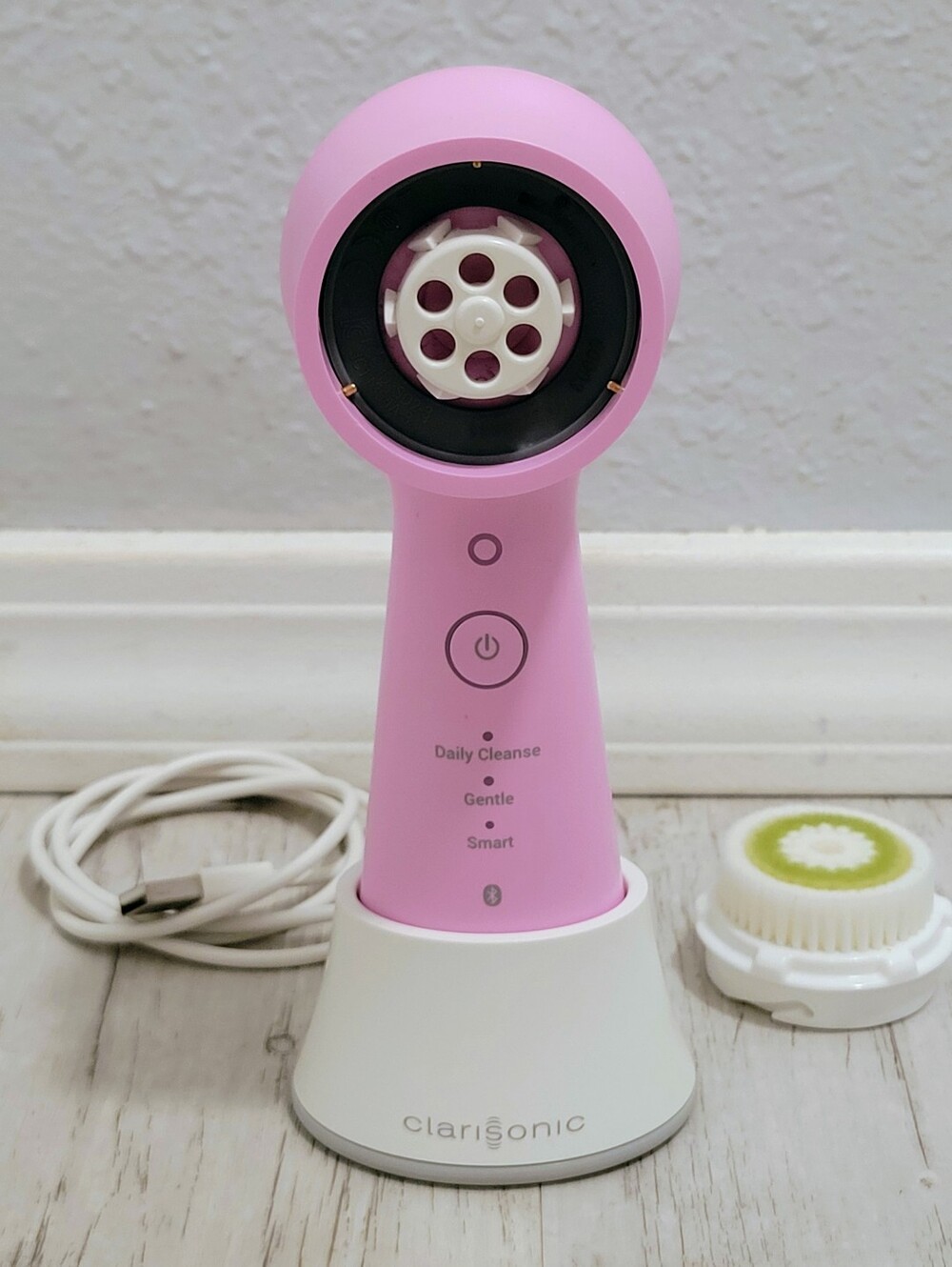 Clarisonic Mia Smart Pink Facial Brush Skincare Cleansing Tool + Acne Brush Head